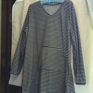Warm, fleece nughtshirt